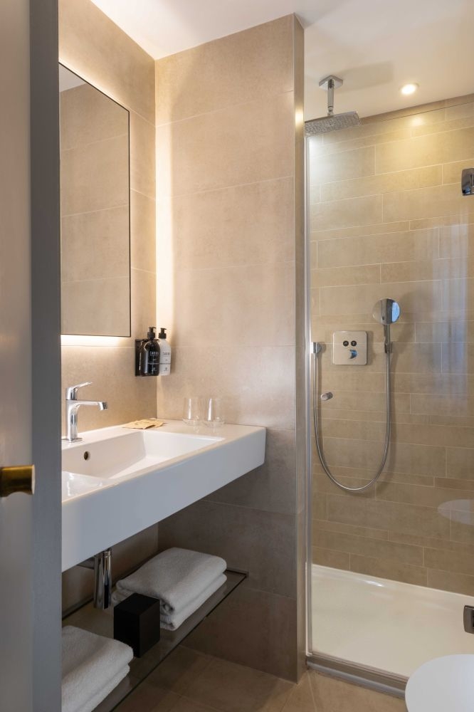 Salle de bain Supérieure Balcon Hotel 10 Bis